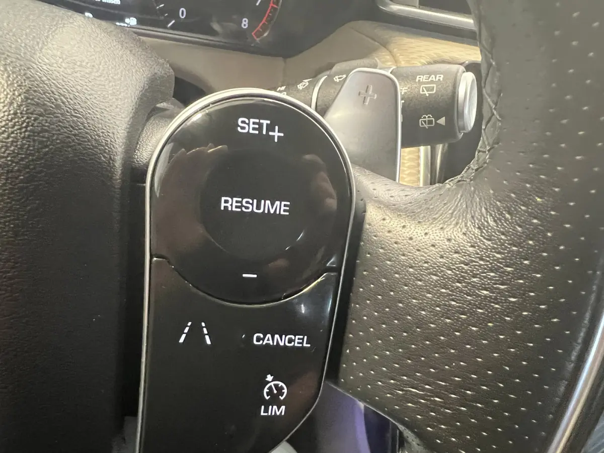 2.0 I4 Turbo AWD SE R-Dynamic | Navigatie | LM Velgen 20" | Lederen Bekleding | Cruise Control | Airco | Matrix LED Koplampen |Afn.Trekhaak |