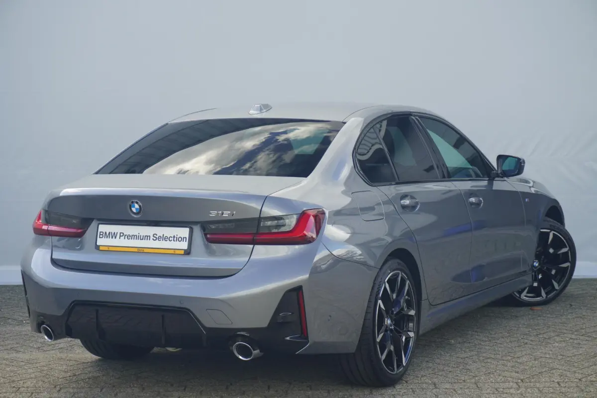 318i M Sportpakket | Trekhaak | High Executive | Comfort Pack | Innovation Pack