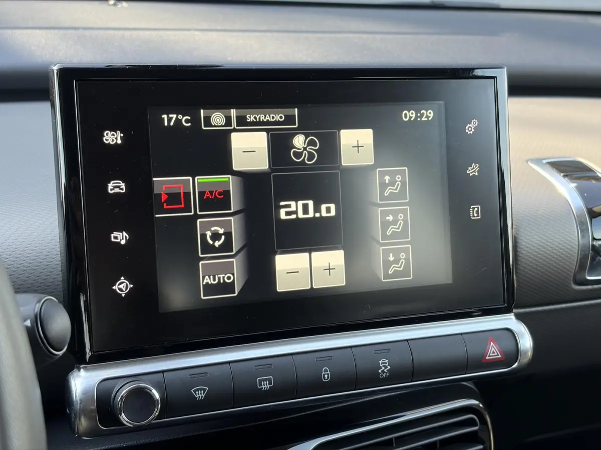 1.2 PureTech Shine 2e Eigenaar,Camera,Navi,Trekhaak,Pdc,Dealer Onderhouden,N.A.P,Lm velgen,Bj 12-2016,Apk tot 02-2027
