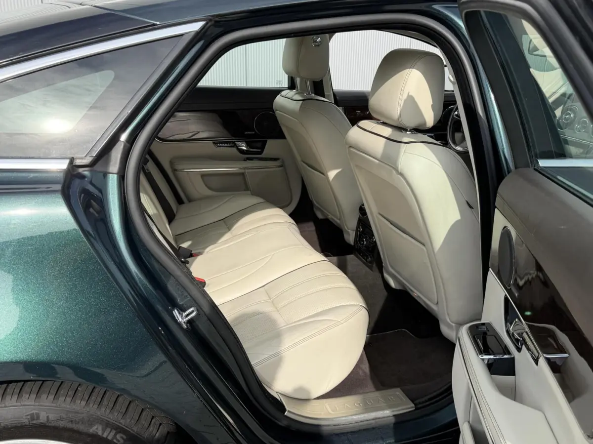 3.0 V6 SC AWD Portfolio | Pano | Meridian audio