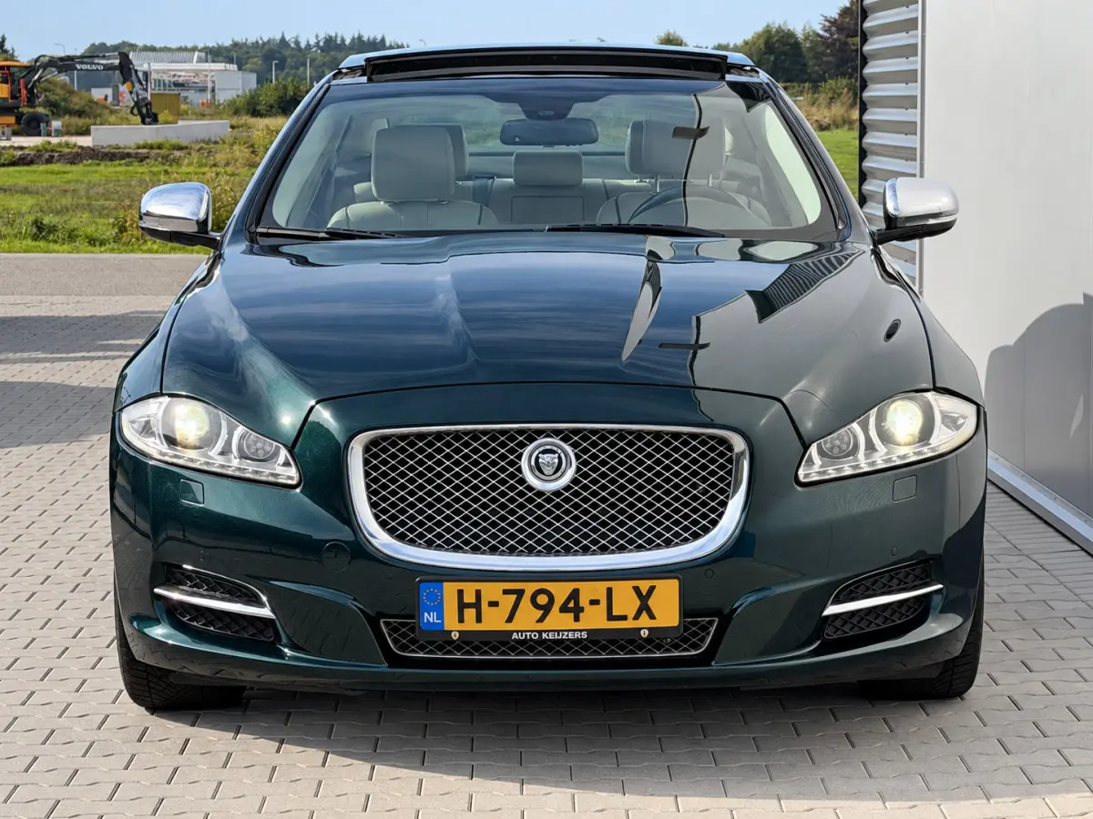 3.0 V6 SC AWD Portfolio | Pano | Meridian audio