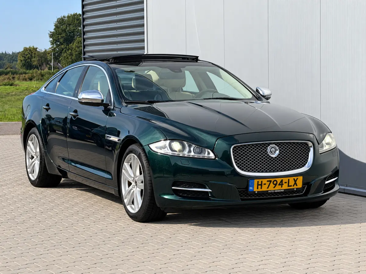 3.0 V6 SC AWD Portfolio | Pano | Meridian audio