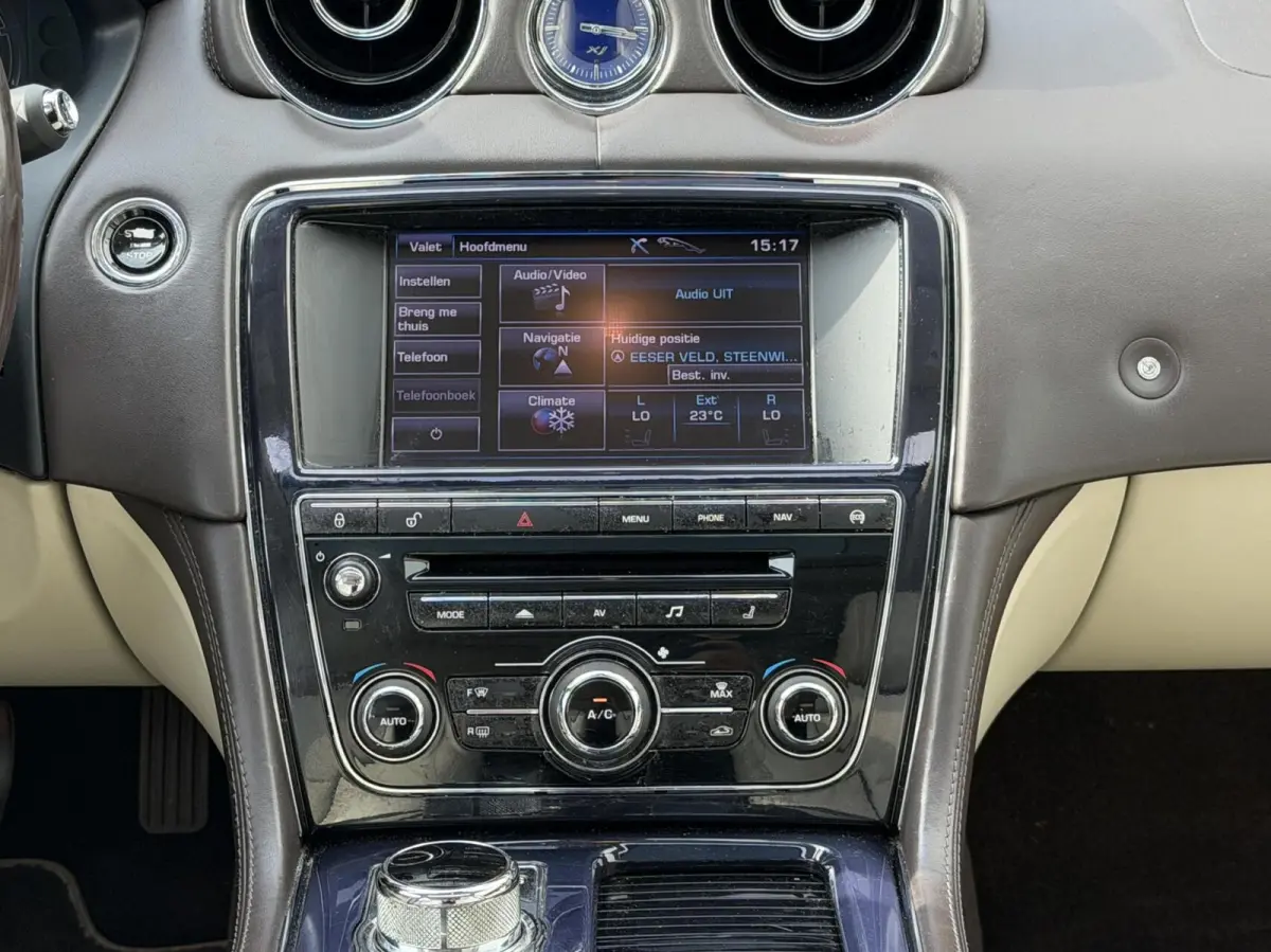 3.0 V6 SC AWD Portfolio | Pano | Meridian audio