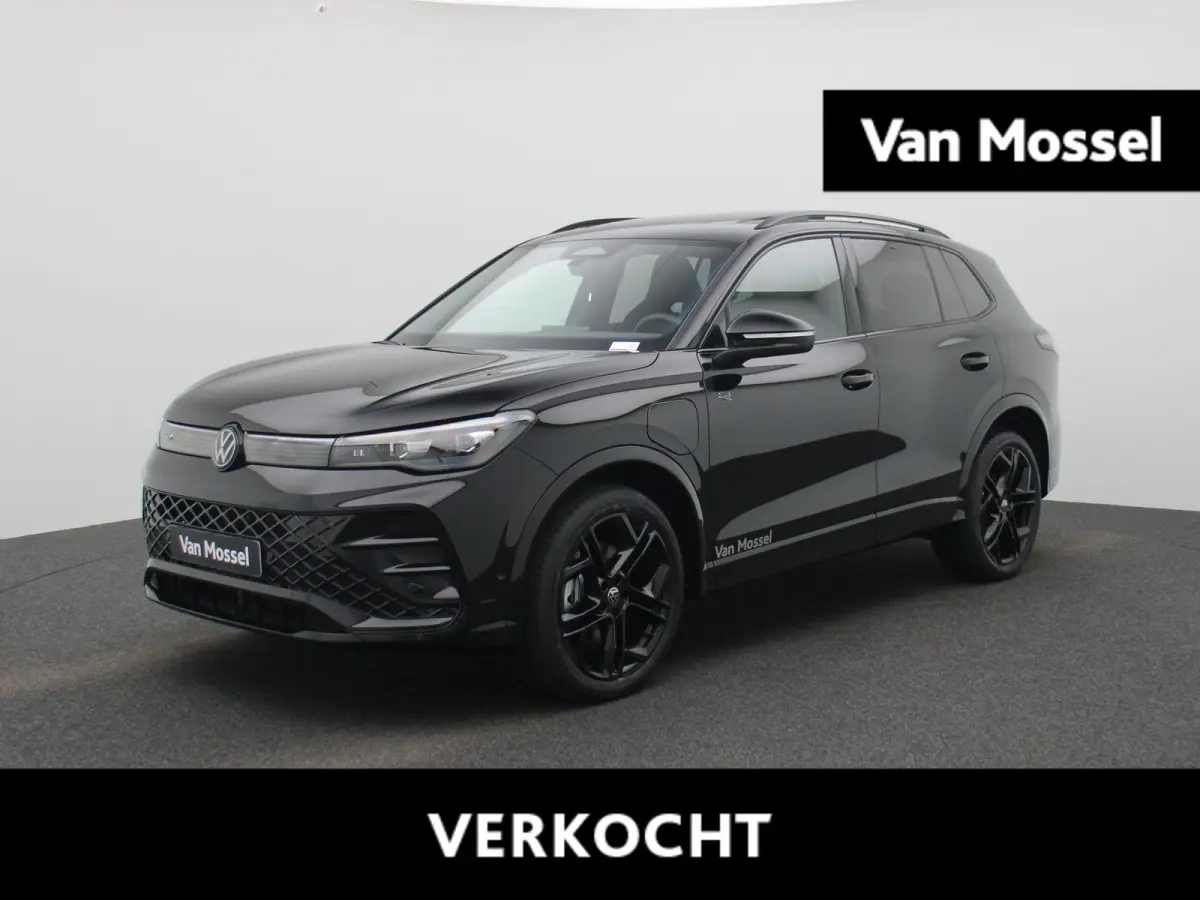 1.5 eHybrid R-Line Edition 204 PK| Origineel Nederlands | 1e Eigenaar | Panoramadak | Trekhaak | Navigatie | Dodehoekdetectie | Black Style