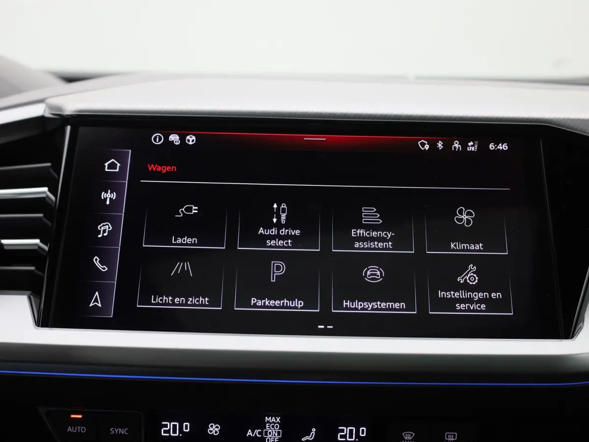 45 Edition 82 kWh l Adaptive cruise control l Glazen panoramadak l Stoelverwarming l Dodehoekdetectie l Geheugen best. stoel l 360 graden camera l Climate control l Head-up display l Trekhaa