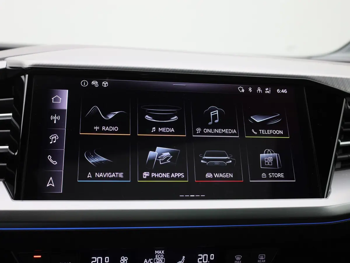 45 Edition 82 kWh l Adaptive cruise control l Glazen panoramadak l Stoelverwarming l Dodehoekdetectie l Geheugen best. stoel l 360 graden camera l Climate control l Head-up display l Trekhaa
