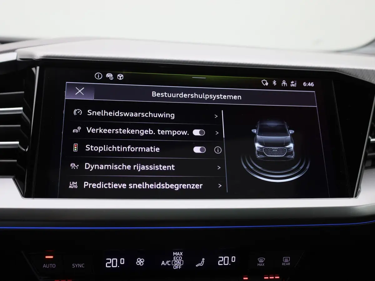 45 Edition 82 kWh l Adaptive cruise control l Glazen panoramadak l Stoelverwarming l Dodehoekdetectie l Geheugen best. stoel l 360 graden camera l Climate control l Head-up display l Trekhaa