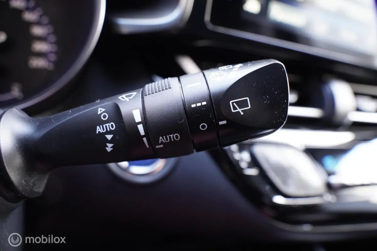 1.8 Hybrid Dynamic 2019 72.403 KM