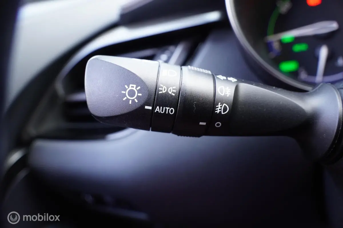 1.8 Hybrid Dynamic 2019 72.403 KM