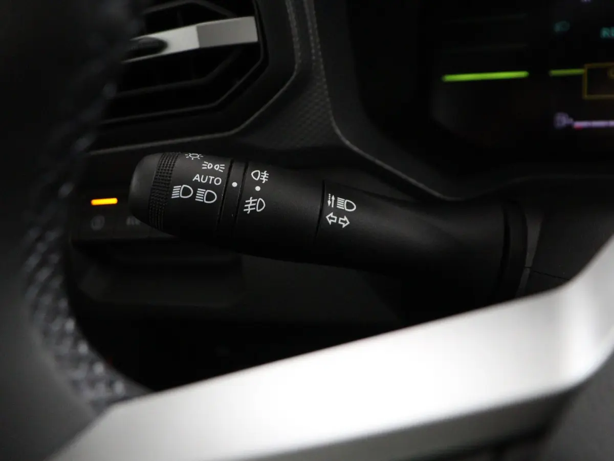 limited edition hybrid 155 | Parkeercamera | Navigatie | Stoel-, Stuur- & Voorruitverw. |
