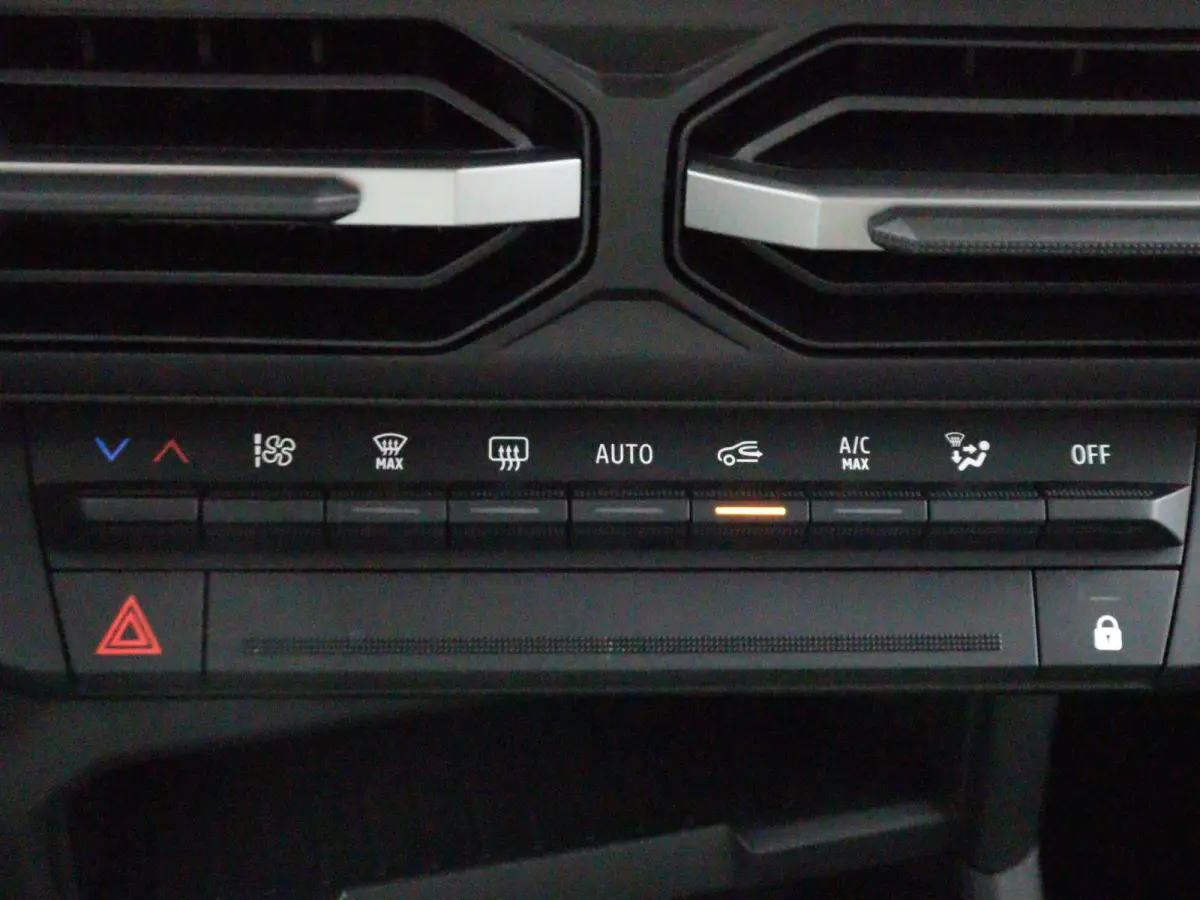 limited edition hybrid 155 | Parkeercamera | Navigatie | Stoel-, Stuur- & Voorruitverw. |