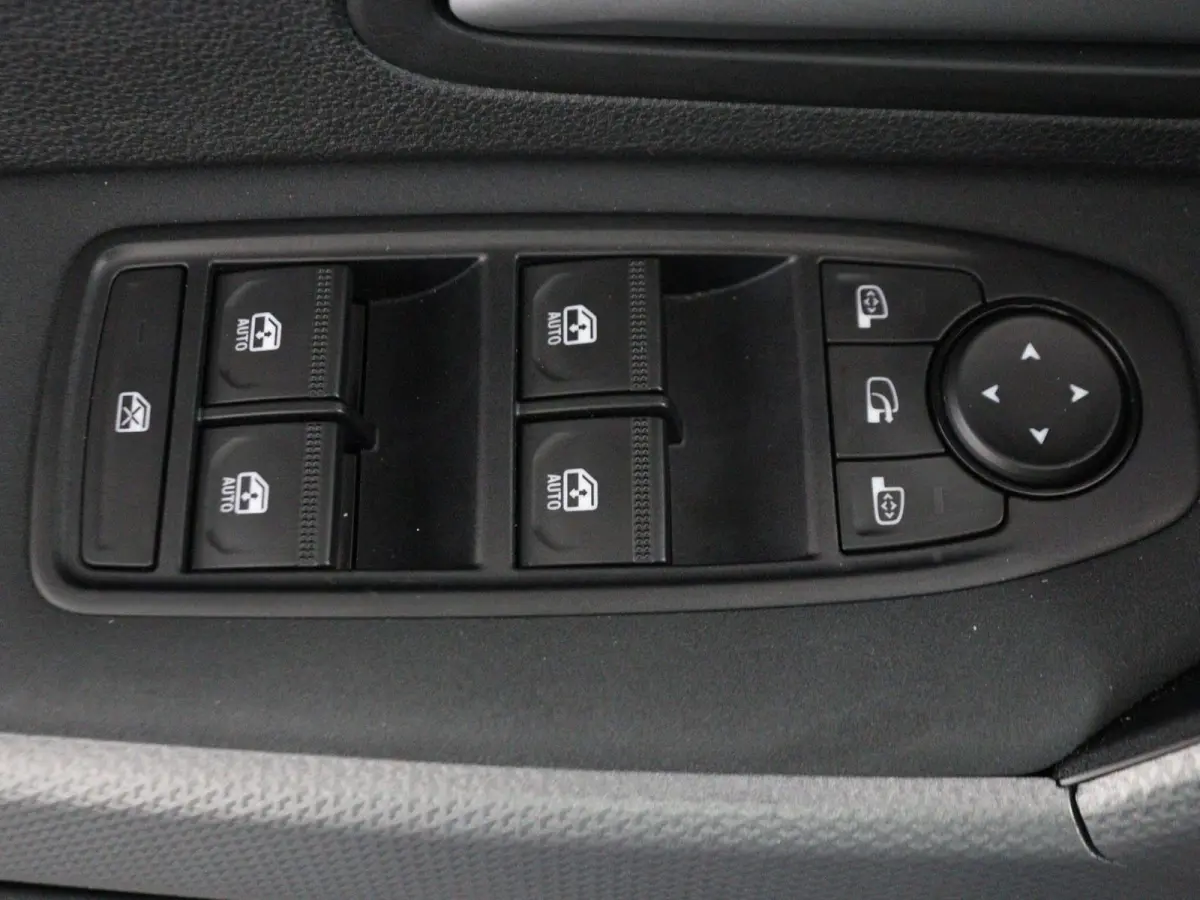 limited edition hybrid 155 | Parkeercamera | Navigatie | Stoel-, Stuur- & Voorruitverw. |