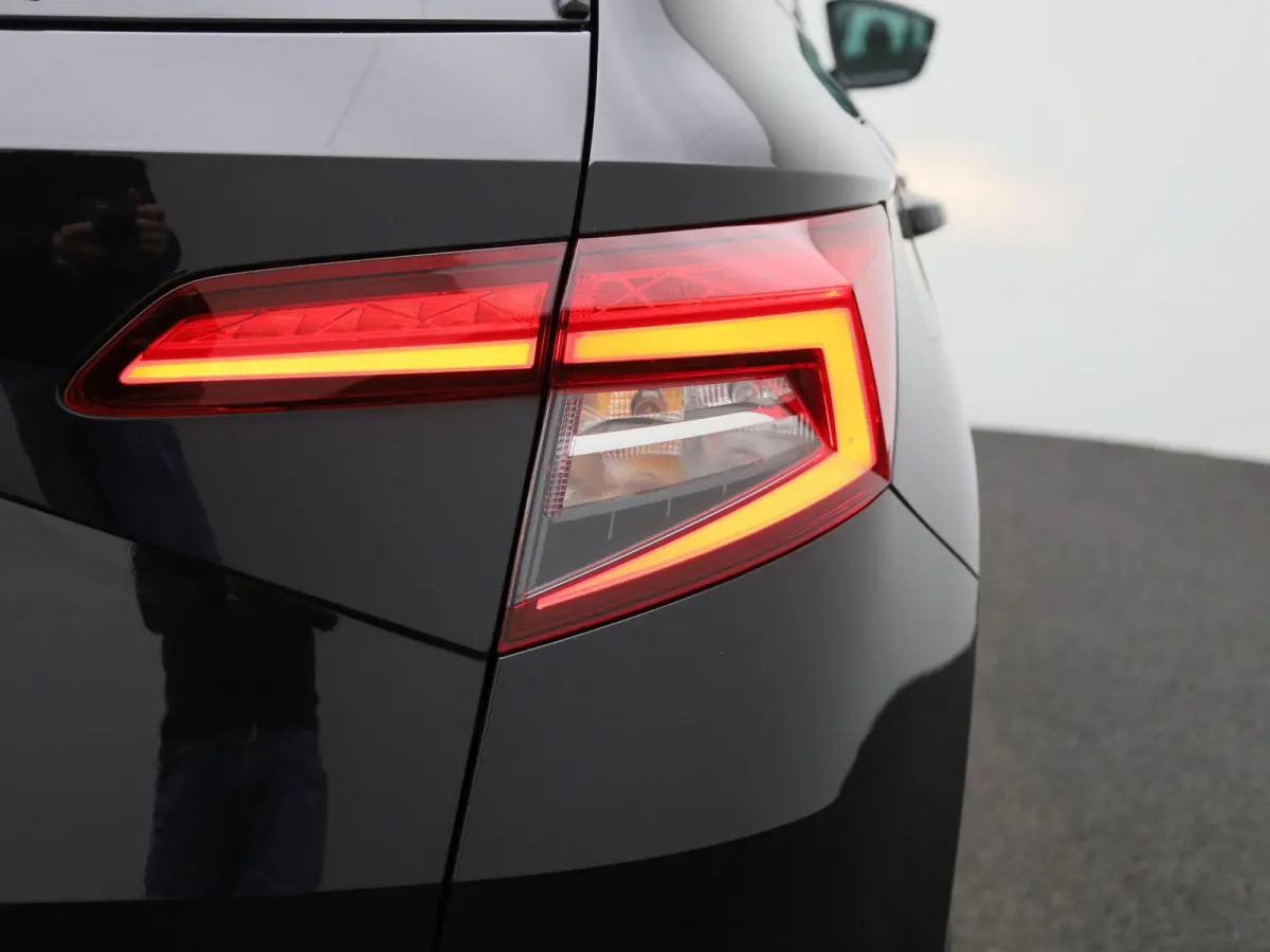 1.5 TSI ACT Business Edition | Automaat | Apple Carplay / Android Auto | Navigatie | camera | Virtual Cockpit | Verwarmde Stoelen | Cruise Control | Stuur verwarming