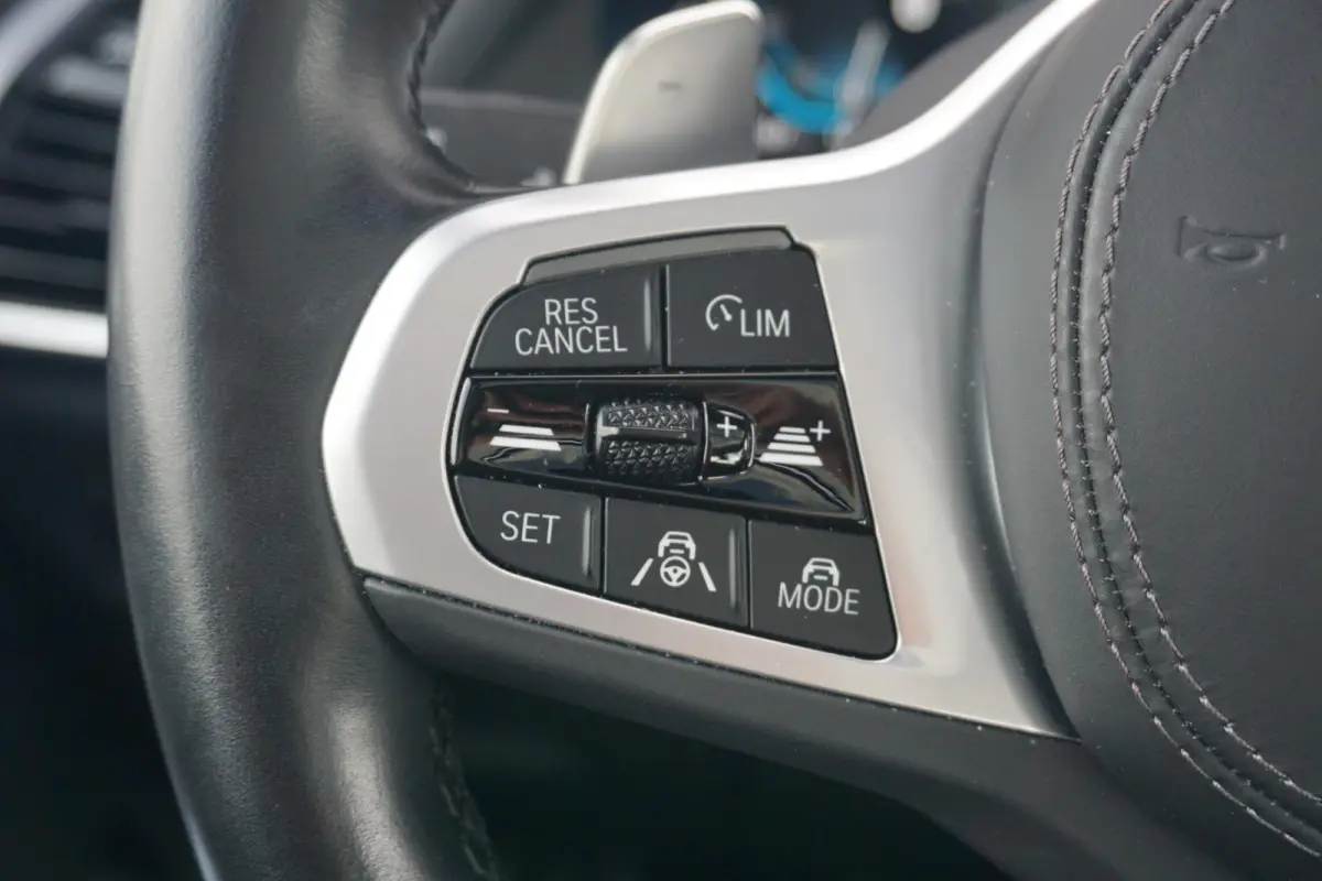 xDrive45e | SoH 94% | M Sportpakket | Trekhaak | Schuif-kanteldak | Head-up display | Stoelventilatie | Adaptieve Cruise Control | Dodehoek Detectie