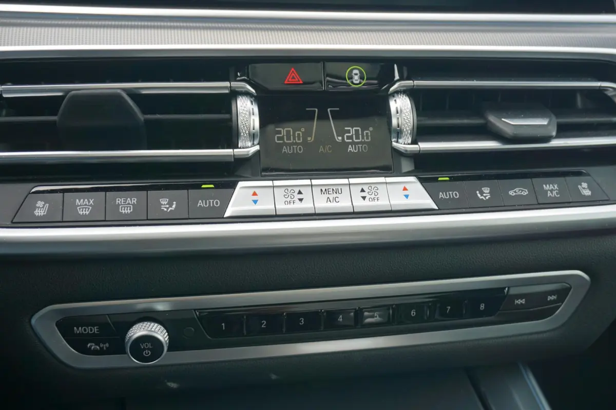 xDrive45e | SoH 94% | M Sportpakket | Trekhaak | Schuif-kanteldak | Head-up display | Stoelventilatie | Adaptieve Cruise Control | Dodehoek Detectie