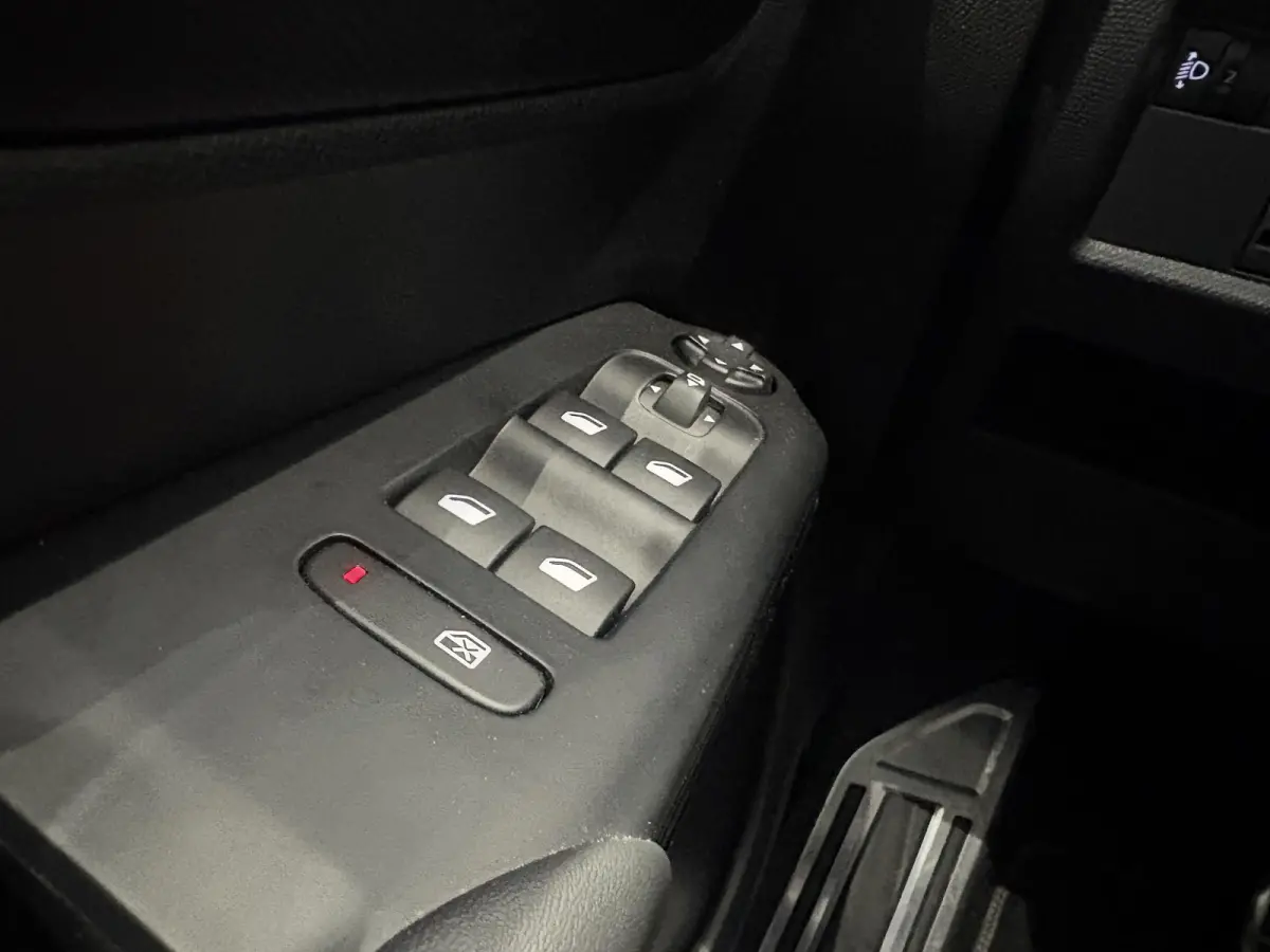 1.6 Plug-in Hybrid 225 Shine | APPLE CARPLAY & ANDROID AUTO | STOELVERWARMING | ADAPT. CRUISE | CAMERA |