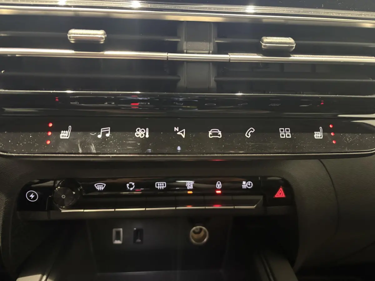 1.6 Plug-in Hybrid 225 Shine | APPLE CARPLAY & ANDROID AUTO | STOELVERWARMING | ADAPT. CRUISE | CAMERA |