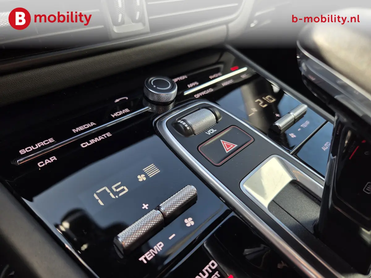 3.0 E-Hybrid Sport Chrono Panoramadak Trekhaak 3500kg NL Auto! | Soft Close | BOSE | Comfortstoelen | Luchtvering