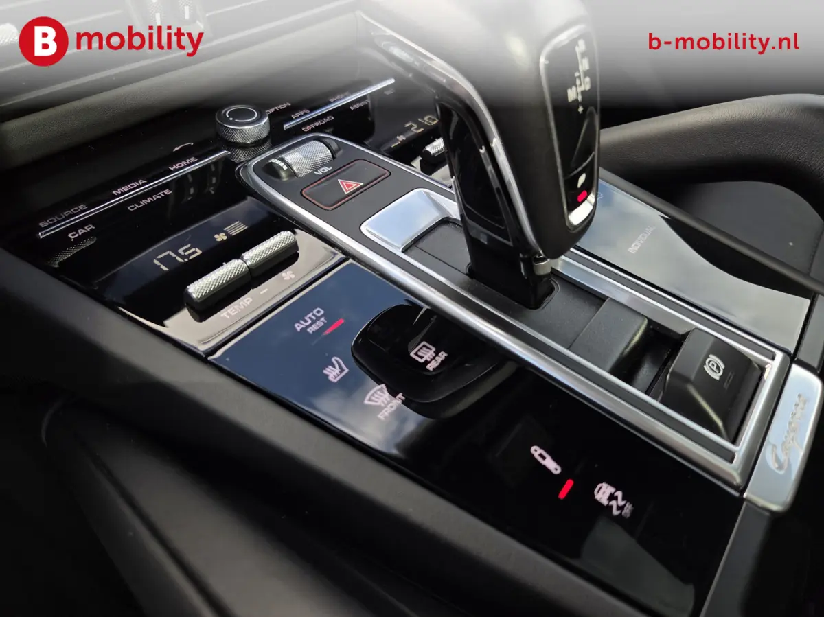 3.0 E-Hybrid Sport Chrono Panoramadak Trekhaak 3500kg NL Auto! | Soft Close | BOSE | Comfortstoelen | Luchtvering
