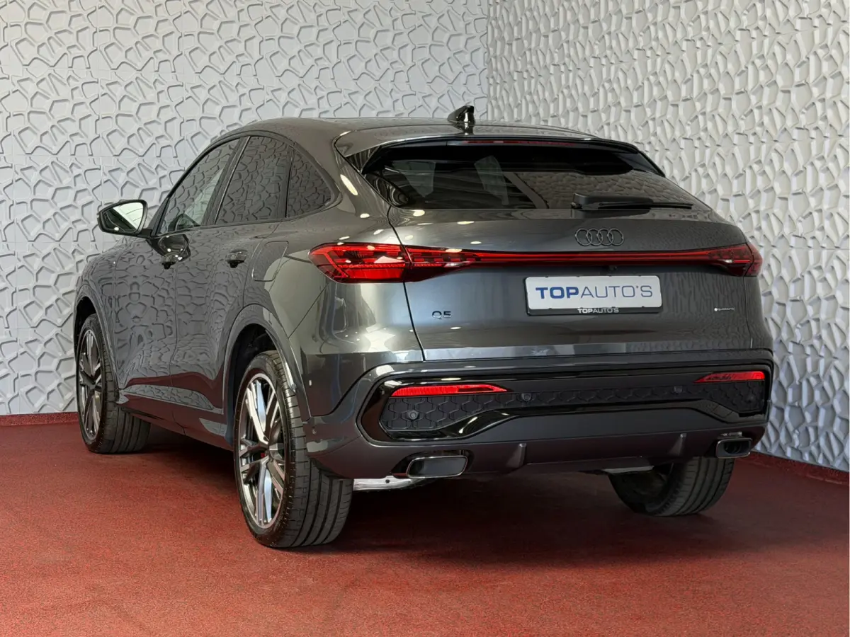Audi Q5 Sportback 55 TFSI e quattro S edition 367 PK | Black Optic | Tech Plus | Matrix LED | Panorama | 21" Audi Sport | Camera 360 | Side Assist NW PRIJS € 92.647.-