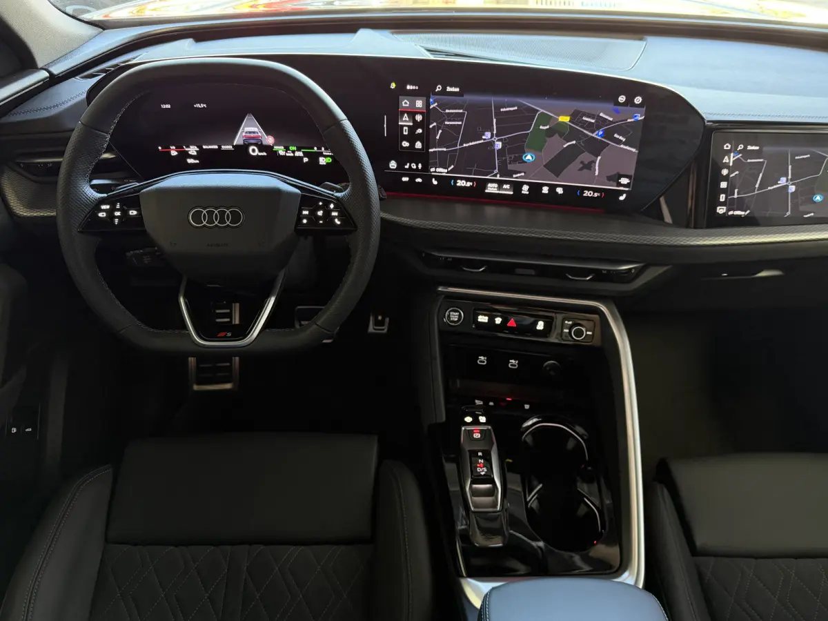 Audi Q5 Sportback 55 TFSI e quattro S edition 367 PK | Black Optic | Tech Plus | Matrix LED | Panorama | 21" Audi Sport | Camera 360 | Side Assist NW PRIJS € 92.647.-