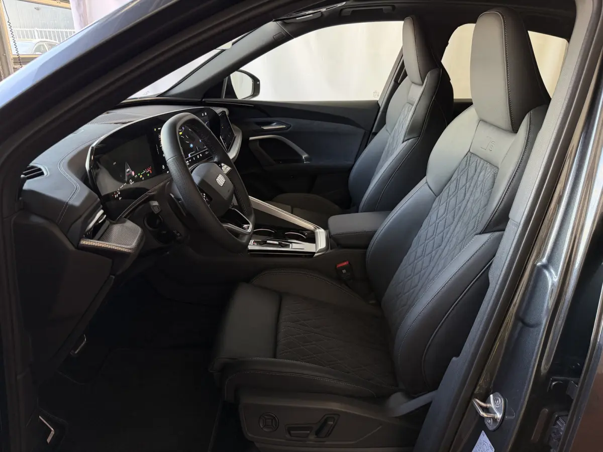 Audi Q5 Sportback 55 TFSI e quattro S edition 367 PK | Black Optic | Tech Plus | Matrix LED | Panorama | 21" Audi Sport | Camera 360 | Side Assist NW PRIJS € 92.647.-