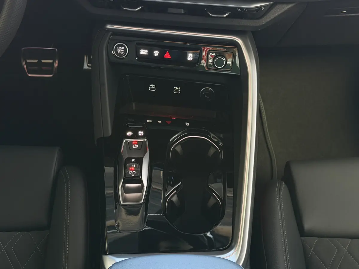 Audi Q5 Sportback 55 TFSI e quattro S edition 367 PK | Black Optic | Tech Plus | Matrix LED | Panorama | 21" Audi Sport | Camera 360 | Side Assist NW PRIJS € 92.647.-