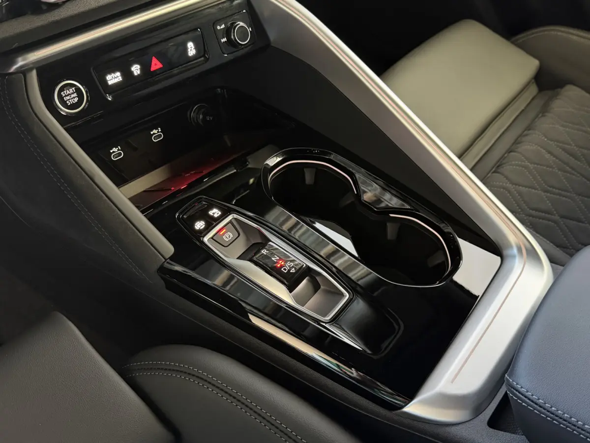 Audi Q5 Sportback 55 TFSI e quattro S edition 367 PK | Black Optic | Tech Plus | Matrix LED | Panorama | 21" Audi Sport | Camera 360 | Side Assist NW PRIJS € 92.647.-