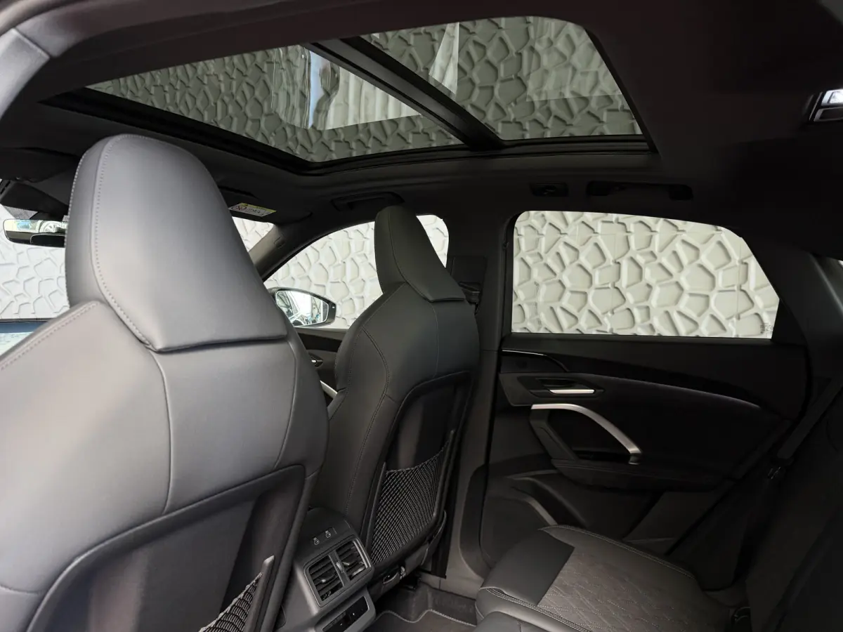 Audi Q5 Sportback 55 TFSI e quattro S edition 367 PK | Black Optic | Tech Plus | Matrix LED | Panorama | 21" Audi Sport | Camera 360 | Side Assist NW PRIJS € 92.647.-