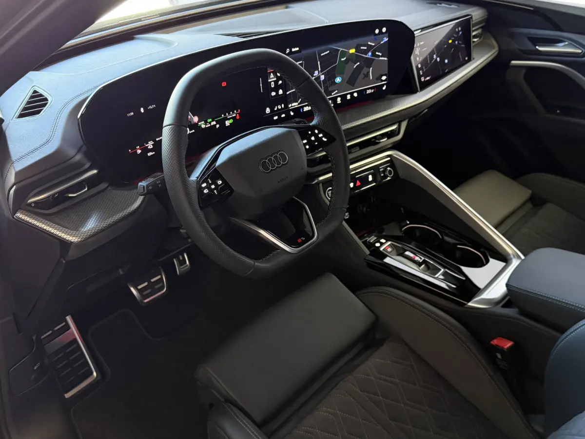 Audi Q5 Sportback 55 TFSI e quattro S edition 367 PK | Black Optic | Tech Plus | Matrix LED | Panorama | 21" Audi Sport | Camera 360 | Side Assist NW PRIJS € 92.647.-