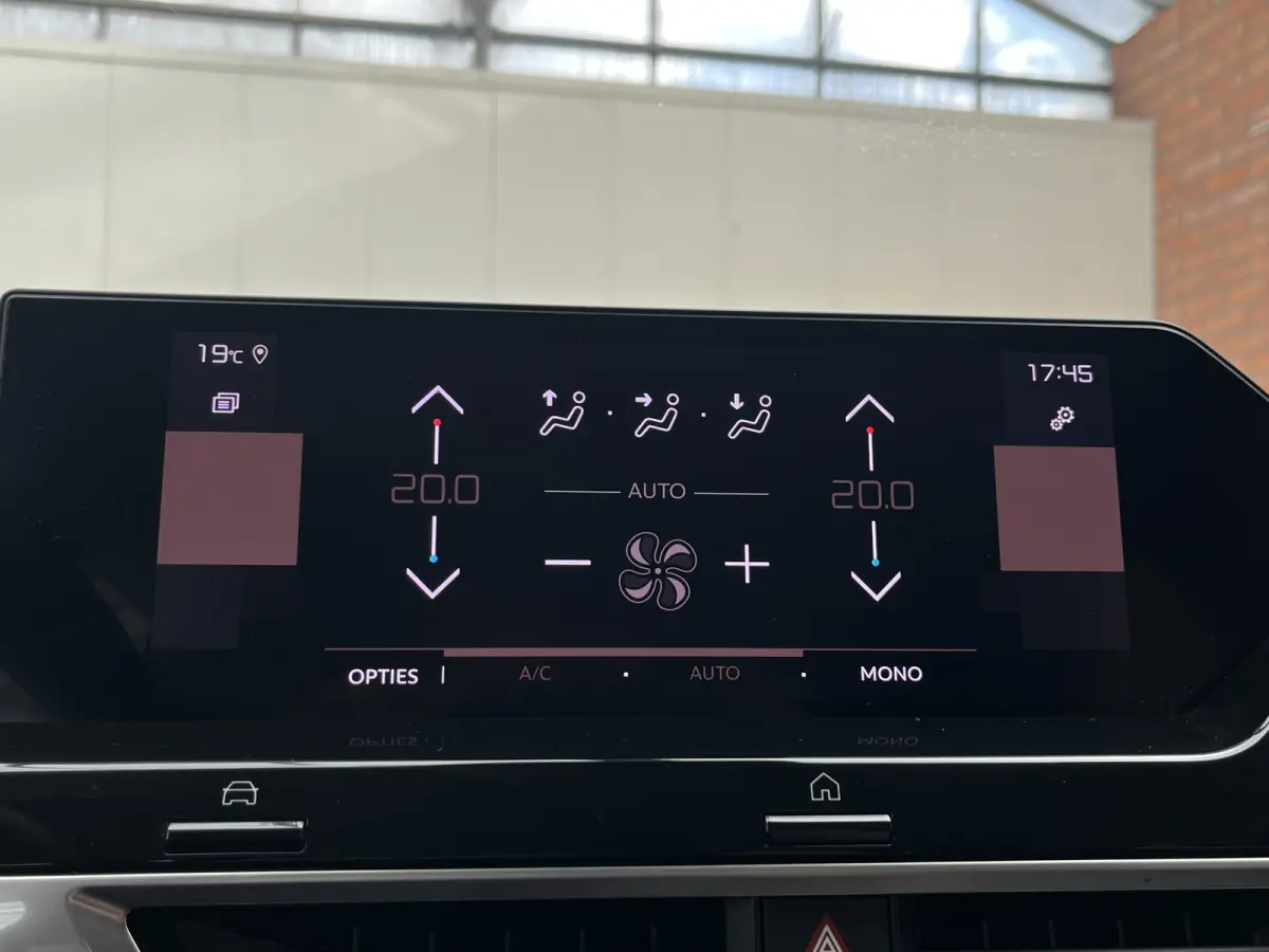 Puretech 100 Feel | Camera achter | Navigatie | Climate Control | Cruise Control | Carplay/Android Auto |