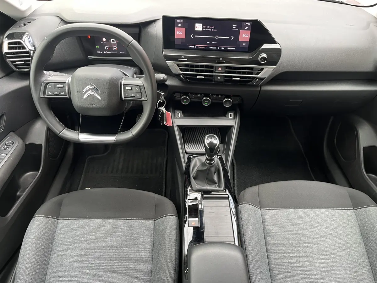 Puretech 100 Feel | Camera achter | Navigatie | Climate Control | Cruise Control | Carplay/Android Auto |