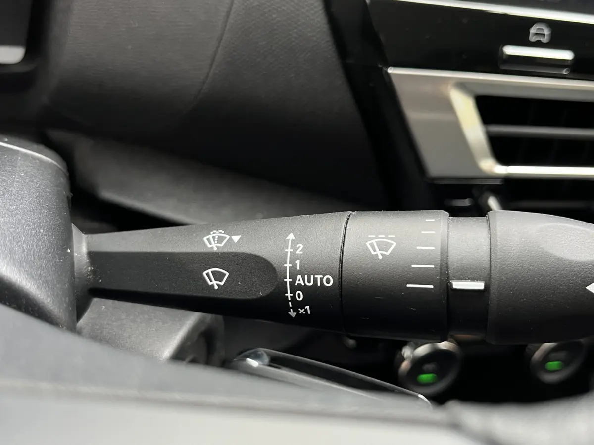 Puretech 100 Feel | Camera achter | Navigatie | Climate Control | Cruise Control | Carplay/Android Auto |