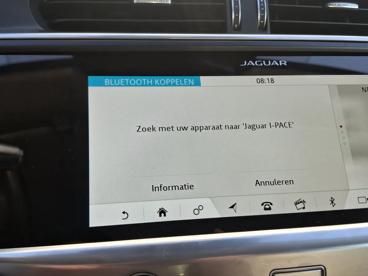 EV400 First Edition 90 kWh | SoH 89,9% | Navigatie/Android/Apple Carplay | LM Velgen 22" | Panoramadak | Voorstoelen/Stuur/Achterbank Verwarmd | Luchtvering | Cruise Control Adaptief |