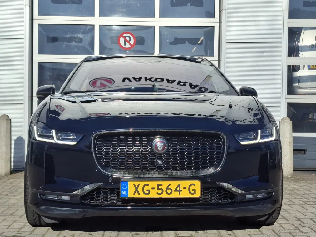 EV400 First Edition 90 kWh | SoH 89,9% | Navigatie/Android/Apple Carplay | LM Velgen 22" | Panoramadak | Voorstoelen/Stuur/Achterbank Verwarmd | Luchtvering | Cruise Control Adaptief |