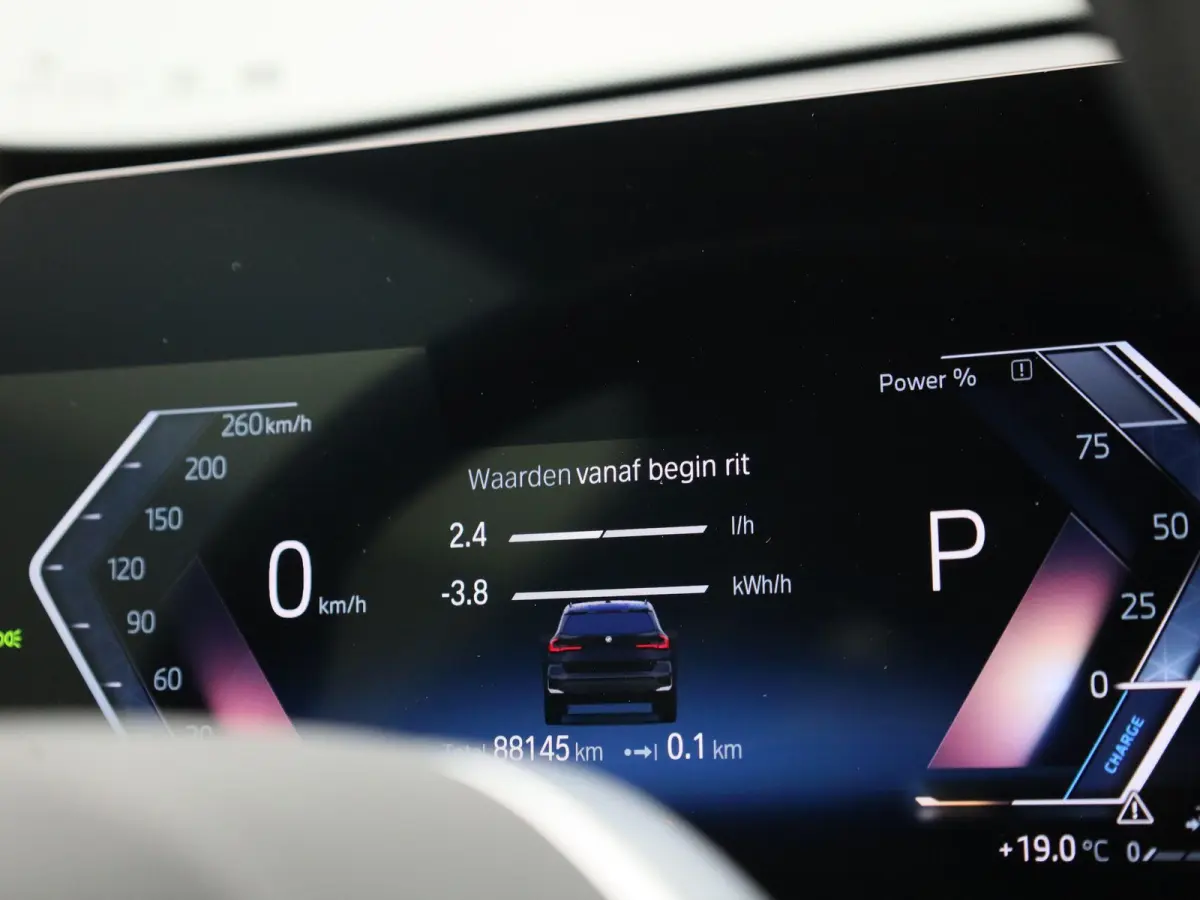 xDrive25e | Automaat | LMV | Parkeer sensoren | Virtual cockpit | Camera | Climate control | Apple carplay  | Navigatie | Elec. achterklep | Leder | Bluetooth | DAB