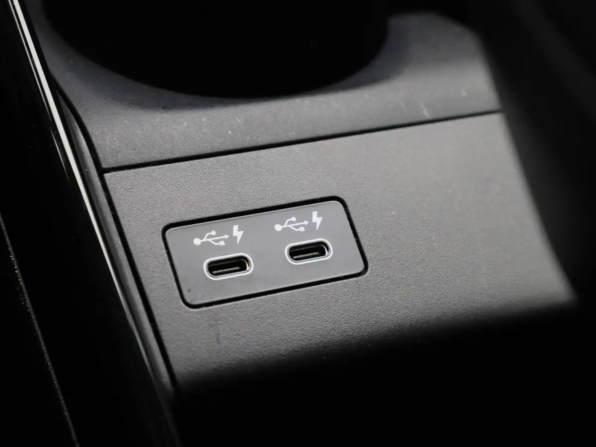 xDrive25e | Automaat | LMV | Parkeer sensoren | Virtual cockpit | Camera | Climate control | Apple carplay  | Navigatie | Elec. achterklep | Leder | Bluetooth | DAB