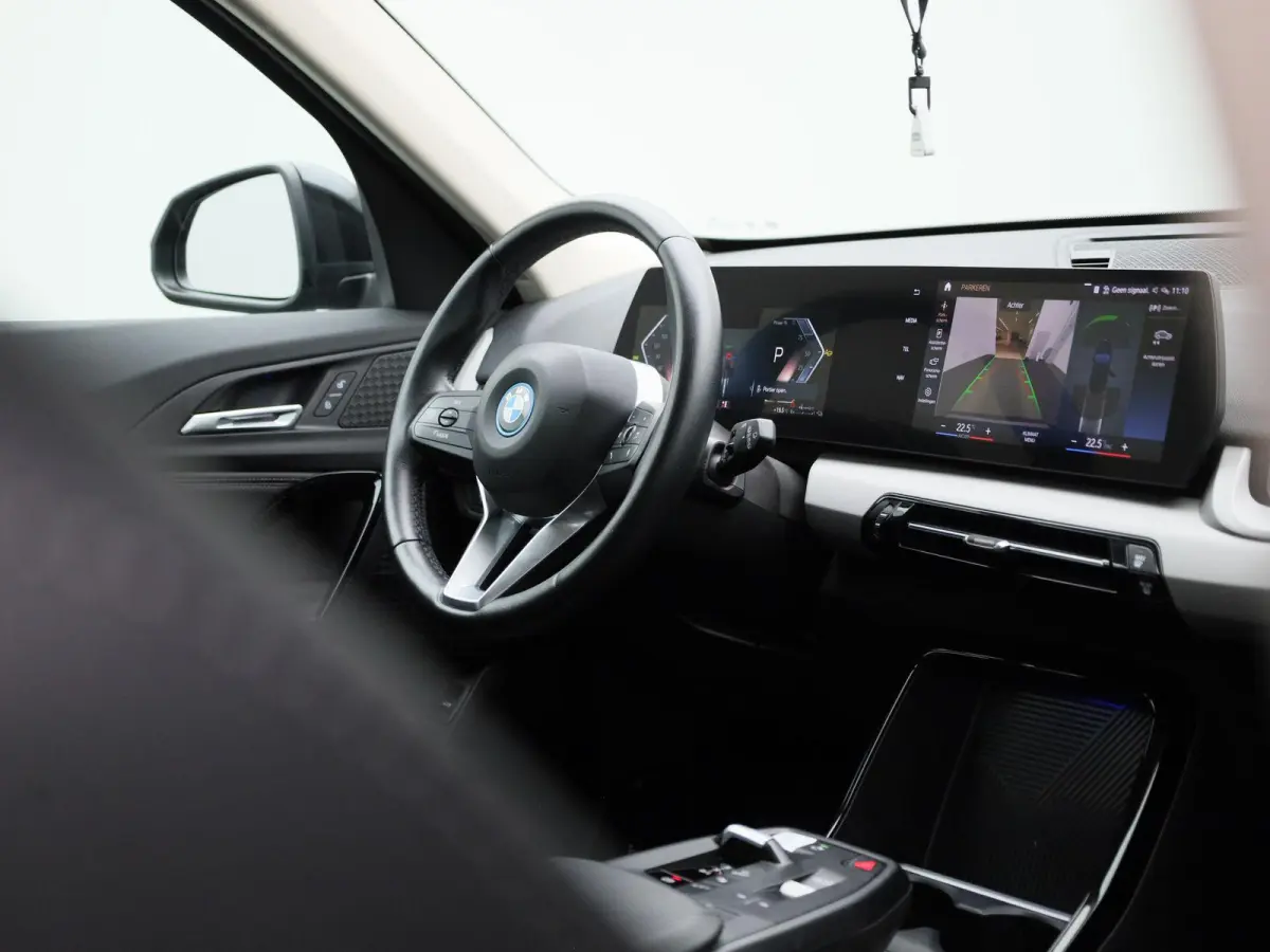 xDrive25e | Automaat | LMV | Parkeer sensoren | Virtual cockpit | Camera | Climate control | Apple carplay  | Navigatie | Elec. achterklep | Leder | Bluetooth | DAB