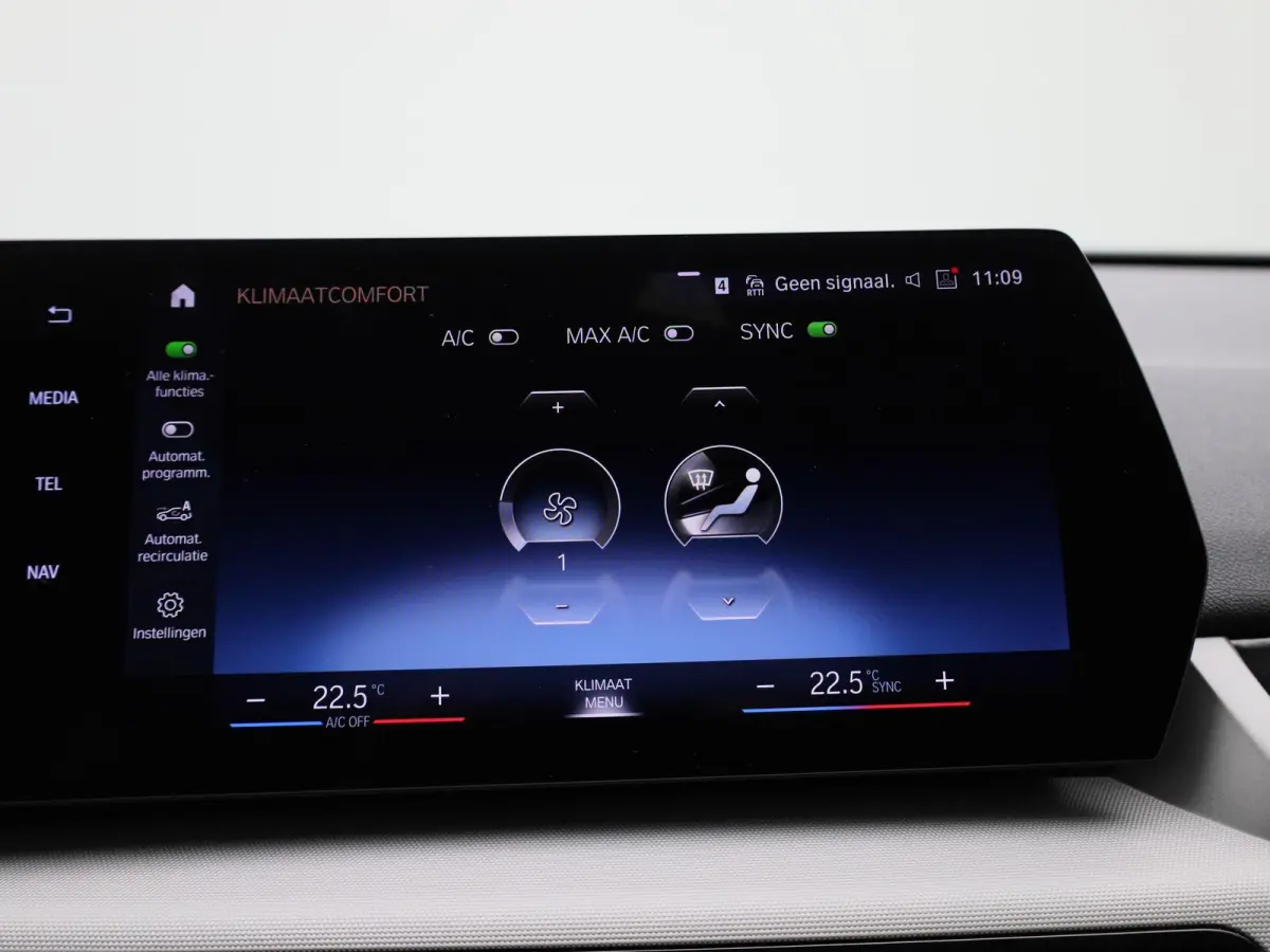 xDrive25e | Automaat | LMV | Parkeer sensoren | Virtual cockpit | Camera | Climate control | Apple carplay  | Navigatie | Elec. achterklep | Leder | Bluetooth | DAB