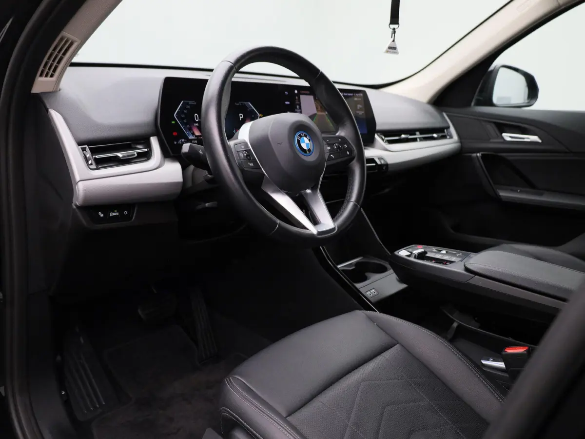 xDrive25e | Automaat | LMV | Parkeer sensoren | Virtual cockpit | Camera | Climate control | Apple carplay  | Navigatie | Elec. achterklep | Leder | Bluetooth | DAB