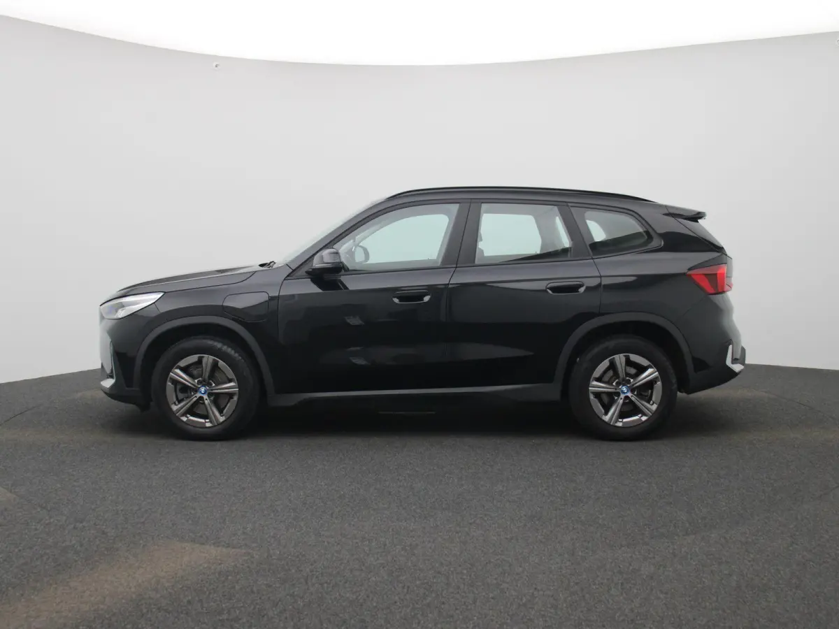 xDrive25e | Automaat | LMV | Parkeer sensoren | Virtual cockpit | Camera | Climate control | Apple carplay  | Navigatie | Elec. achterklep | Leder | Bluetooth | DAB