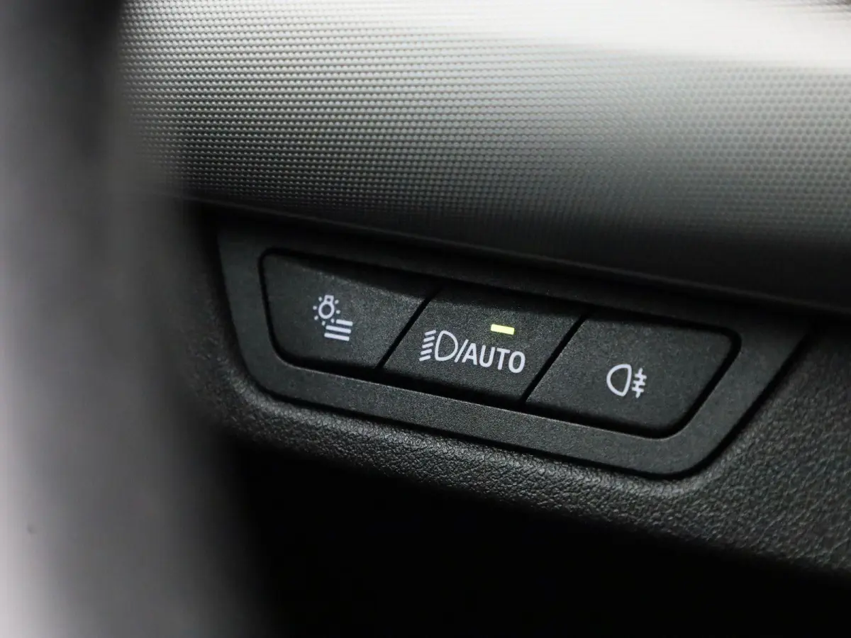 xDrive25e | Automaat | LMV | Parkeer sensoren | Virtual cockpit | Camera | Climate control | Apple carplay  | Navigatie | Elec. achterklep | Leder | Bluetooth | DAB