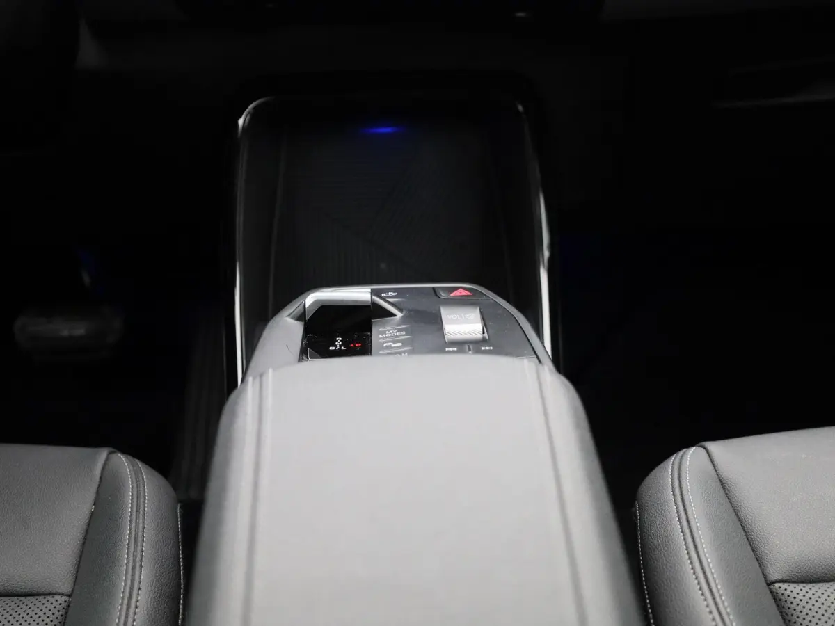 xDrive25e | Automaat | LMV | Parkeer sensoren | Virtual cockpit | Camera | Climate control | Apple carplay  | Navigatie | Elec. achterklep | Leder | Bluetooth | DAB