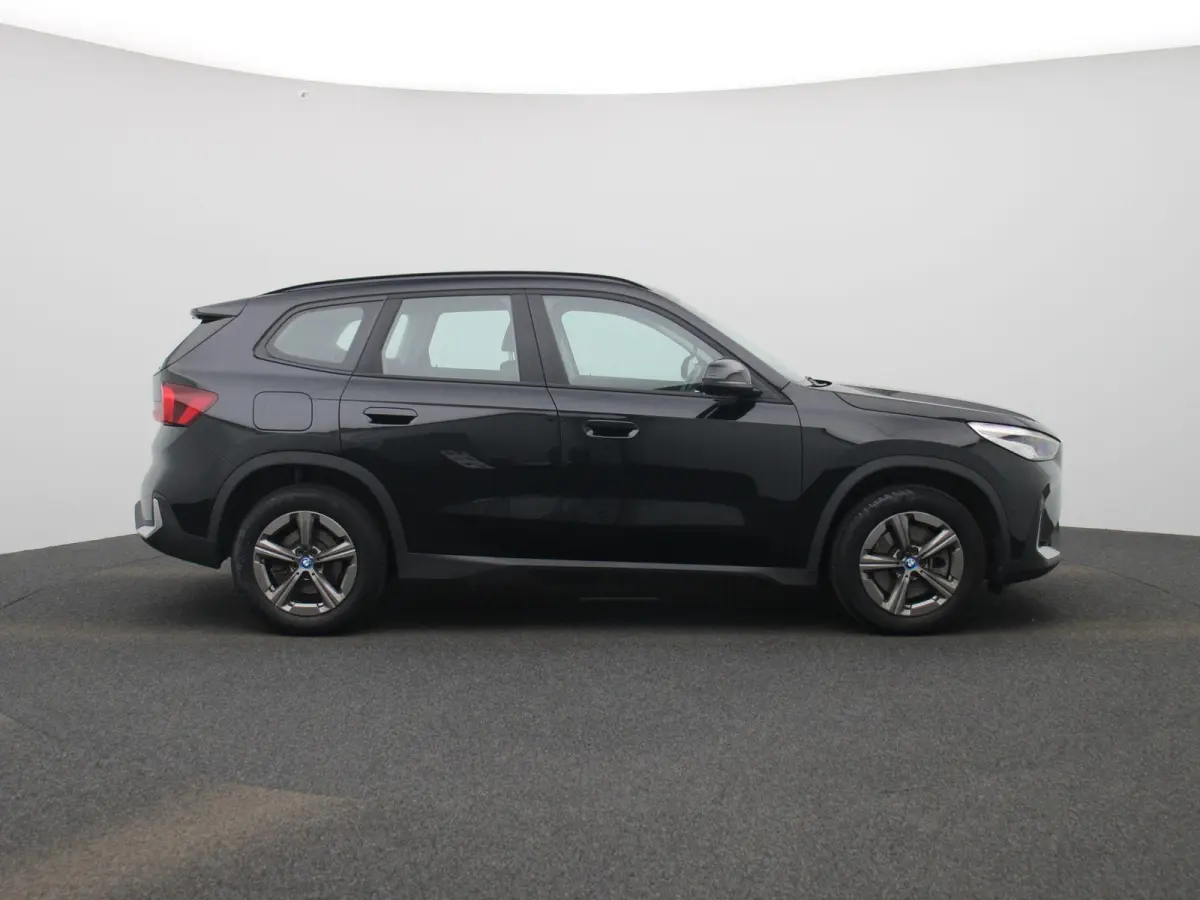 xDrive25e | Automaat | LMV | Parkeer sensoren | Virtual cockpit | Camera | Climate control | Apple carplay  | Navigatie | Elec. achterklep | Leder | Bluetooth | DAB