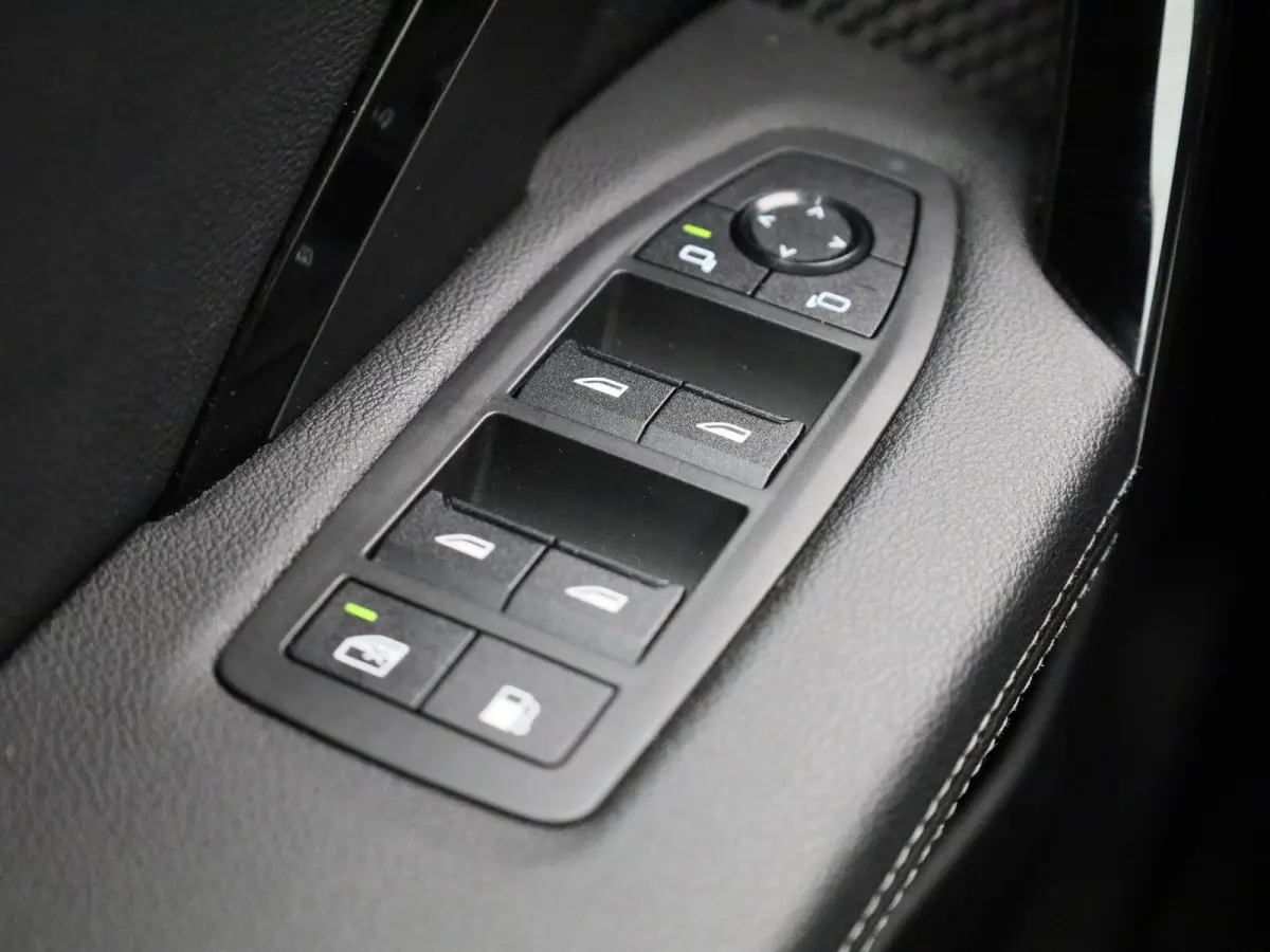 xDrive25e | Automaat | LMV | Parkeer sensoren | Virtual cockpit | Camera | Climate control | Apple carplay  | Navigatie | Elec. achterklep | Leder | Bluetooth | DAB