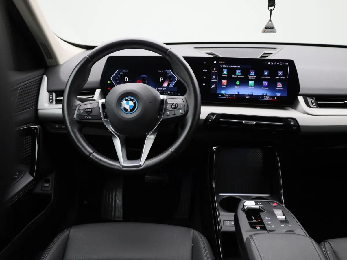 xDrive25e | Automaat | LMV | Parkeer sensoren | Virtual cockpit | Camera | Climate control | Apple carplay  | Navigatie | Elec. achterklep | Leder | Bluetooth | DAB