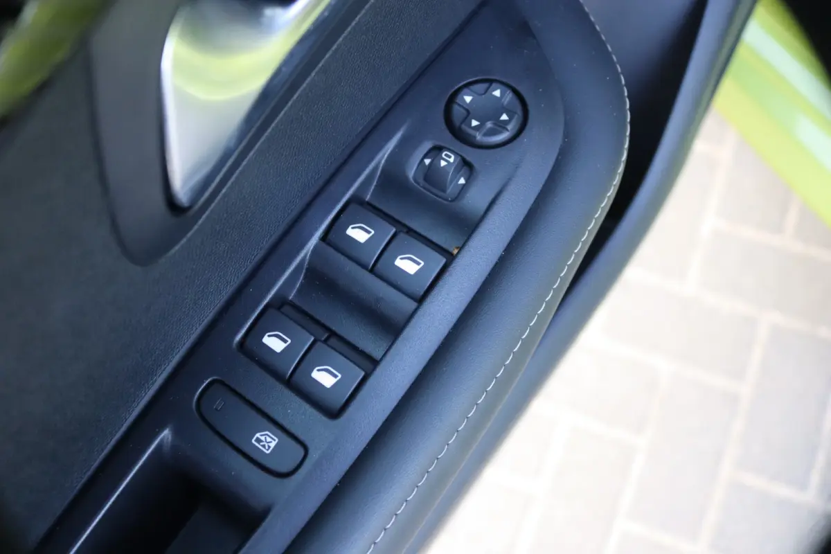 1.2 PureT. 100PK Allure Carplay-android/Parkeerhulp/Cruise-control