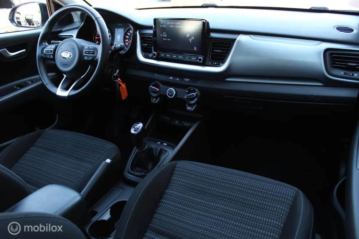 1.0 T-GDi MHEV DynamicLine, Zwart dak, App connect/navi, Cruise, Airco, Pdc + camera, Telefoon