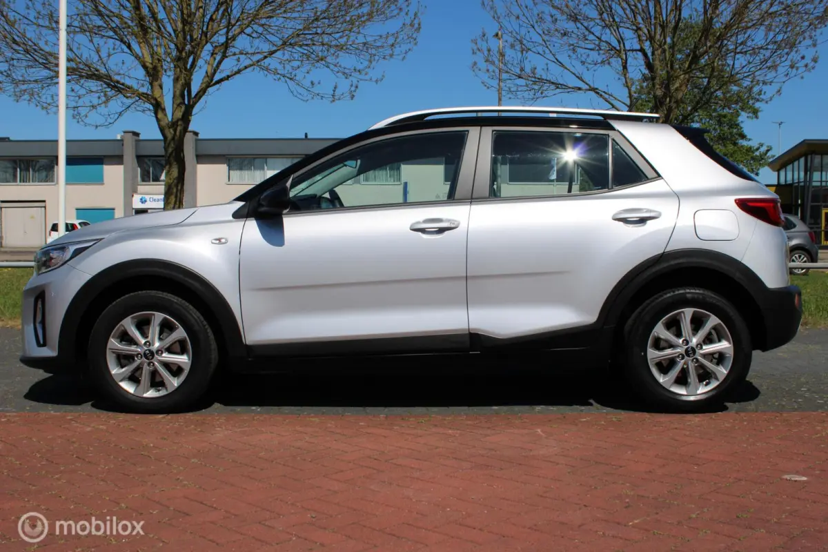 1.0 T-GDi MHEV DynamicLine, Zwart dak, App connect/navi, Cruise, Airco, Pdc + camera, Telefoon