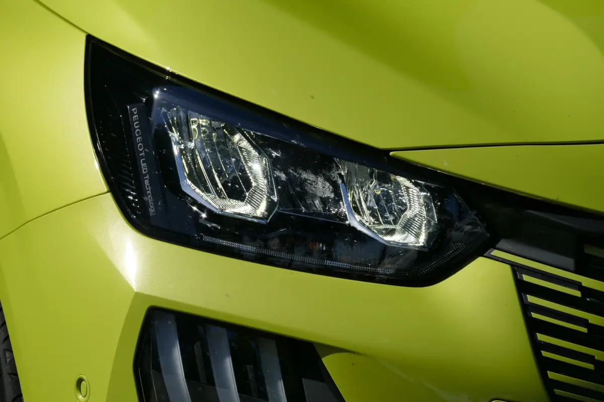 Allure | Elektrische parkeerrem | Extra getinte achterste zijruiten en achterruit | Extra getinte achterste zijruiten en achterruit